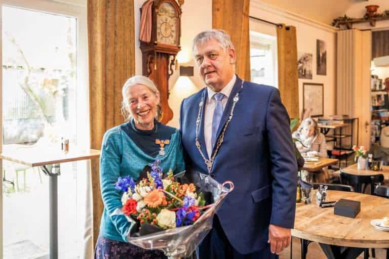 20250425 Lintjesregen 3 mevrouw Falger-Van Haastert