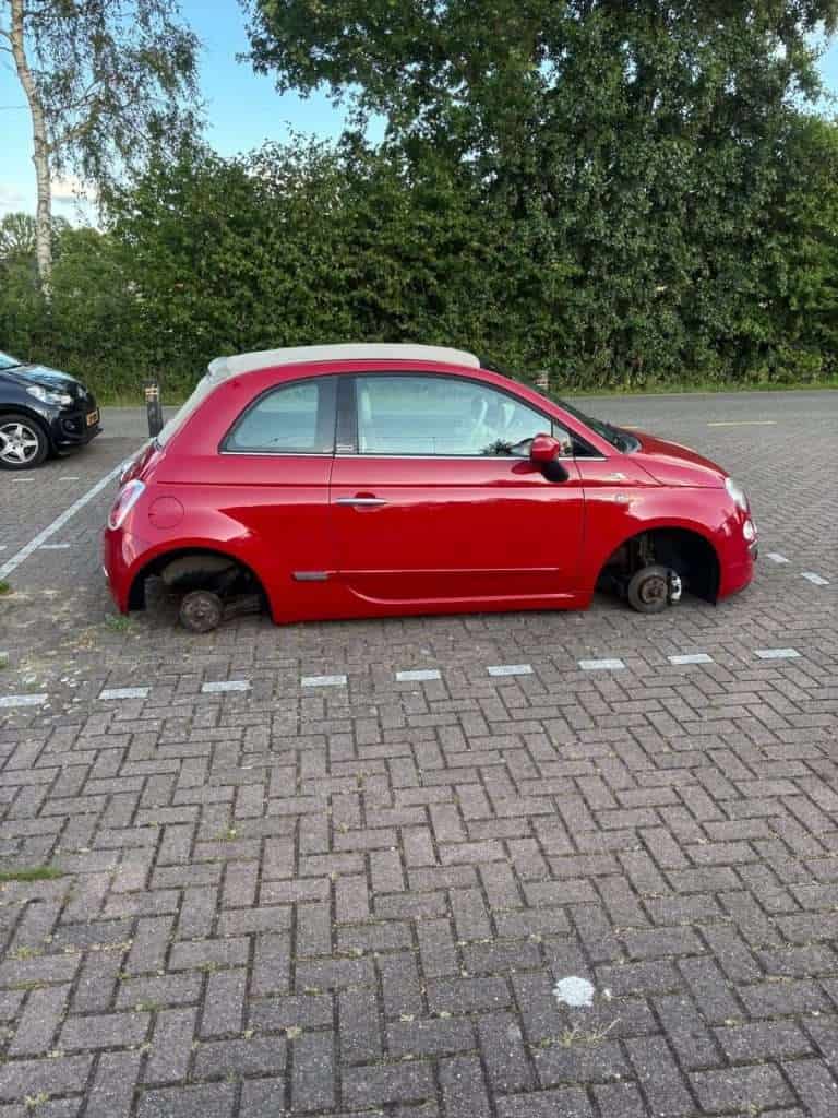 diefstal-velgen-auto-station-putten-01