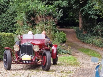 47 bijzondere auto’s op pad: Lions-toertocht levert duizenden euro’s op voor goede doelen 3