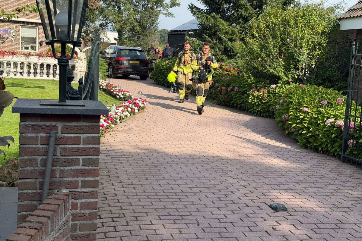 Bewoner blust brand bijgebouw aan Tolweg zelf voordat brandweer arriveert 3