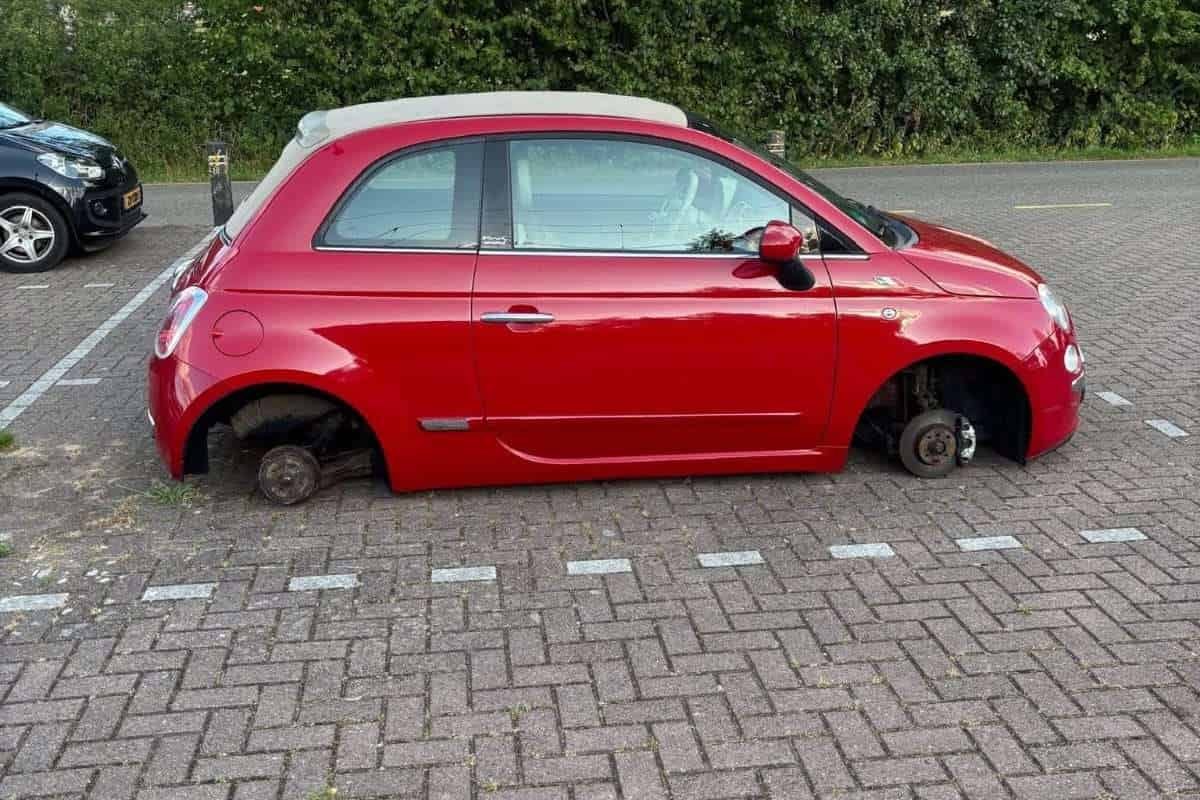 diefstal-velgen-auto-station-putten-01