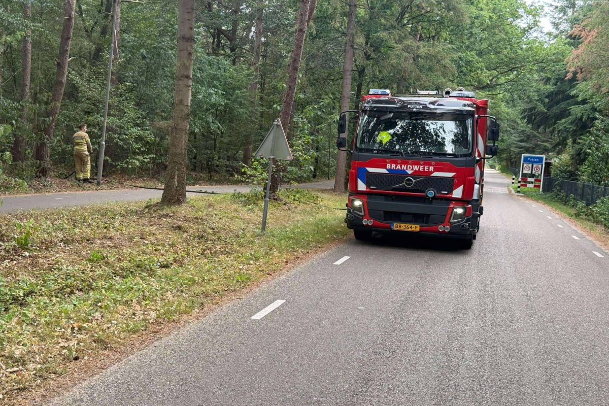 Klein stuk berm in brand langs Krachtighuizerweg