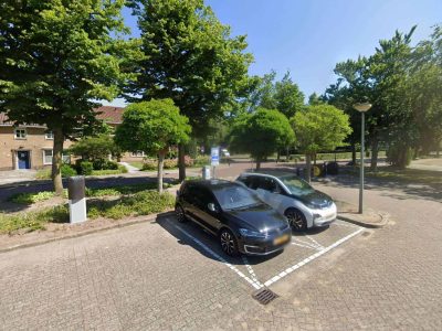laadpalen-in-putten-achter-gemeentehuis