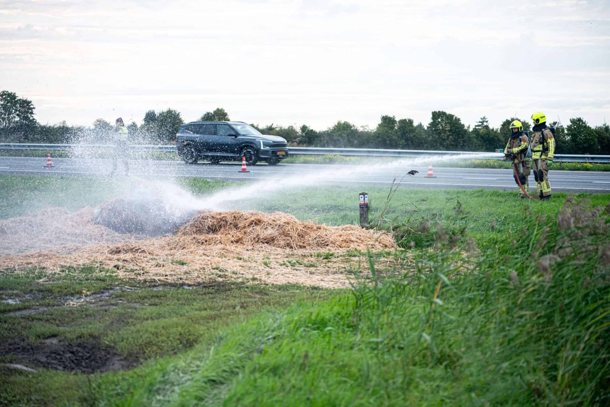 Opnieuw brand langs A28 bij Putten: politie vindt vuurwerkfakkel