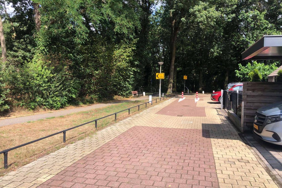 Paaltjes in woonwijk teruggezet: Wij Putten wil uitleg van college