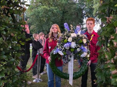 Putten herdenkt razzia van 1944: waarom deze schilderijen steeds tussen Putten en Ladelund reizen 23