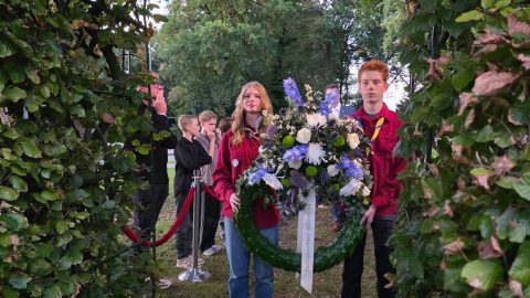 Putten herdenkt razzia van 1944: waarom deze schilderijen steeds tussen Putten en Ladelund reizen 23