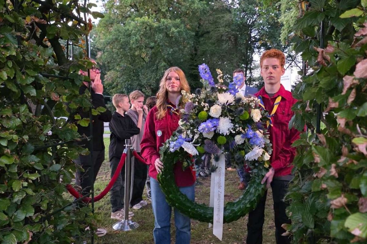 Putten herdenkt razzia van 1944: waarom deze schilderijen steeds tussen Putten en Ladelund reizen 23