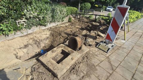 Waterleiding gesprongen aan Roosendaalseweg: nachtwerk voor monteurs