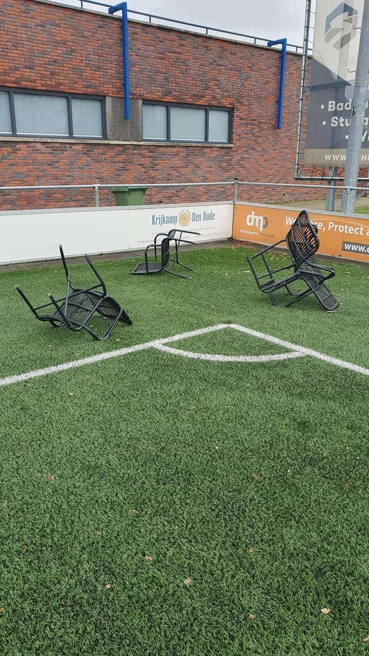 sdc-putten-vernielingen-stoelen
